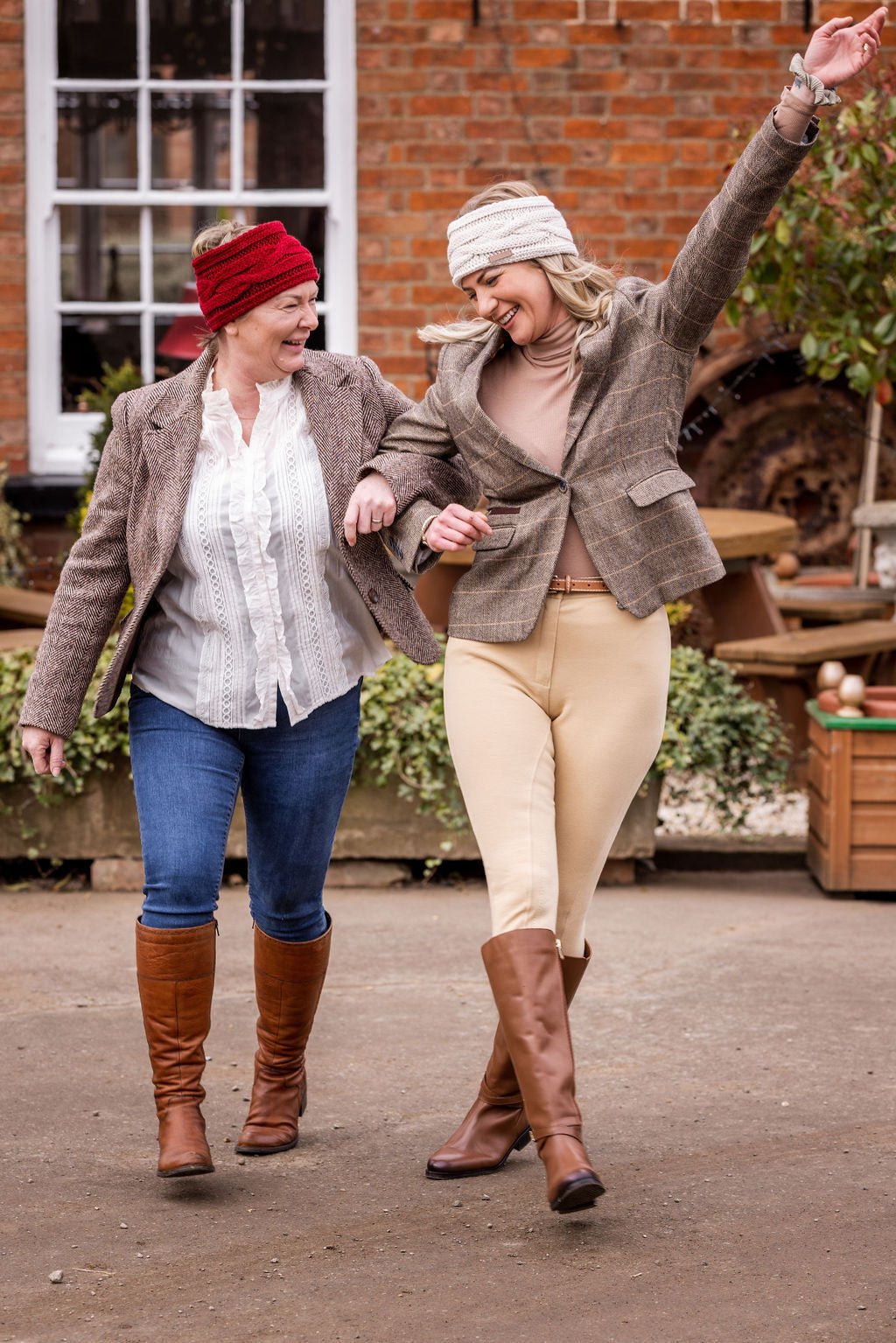 Headband vs Beanie: Which Winter Accessory Is Right for You? - Sabbot Headwear