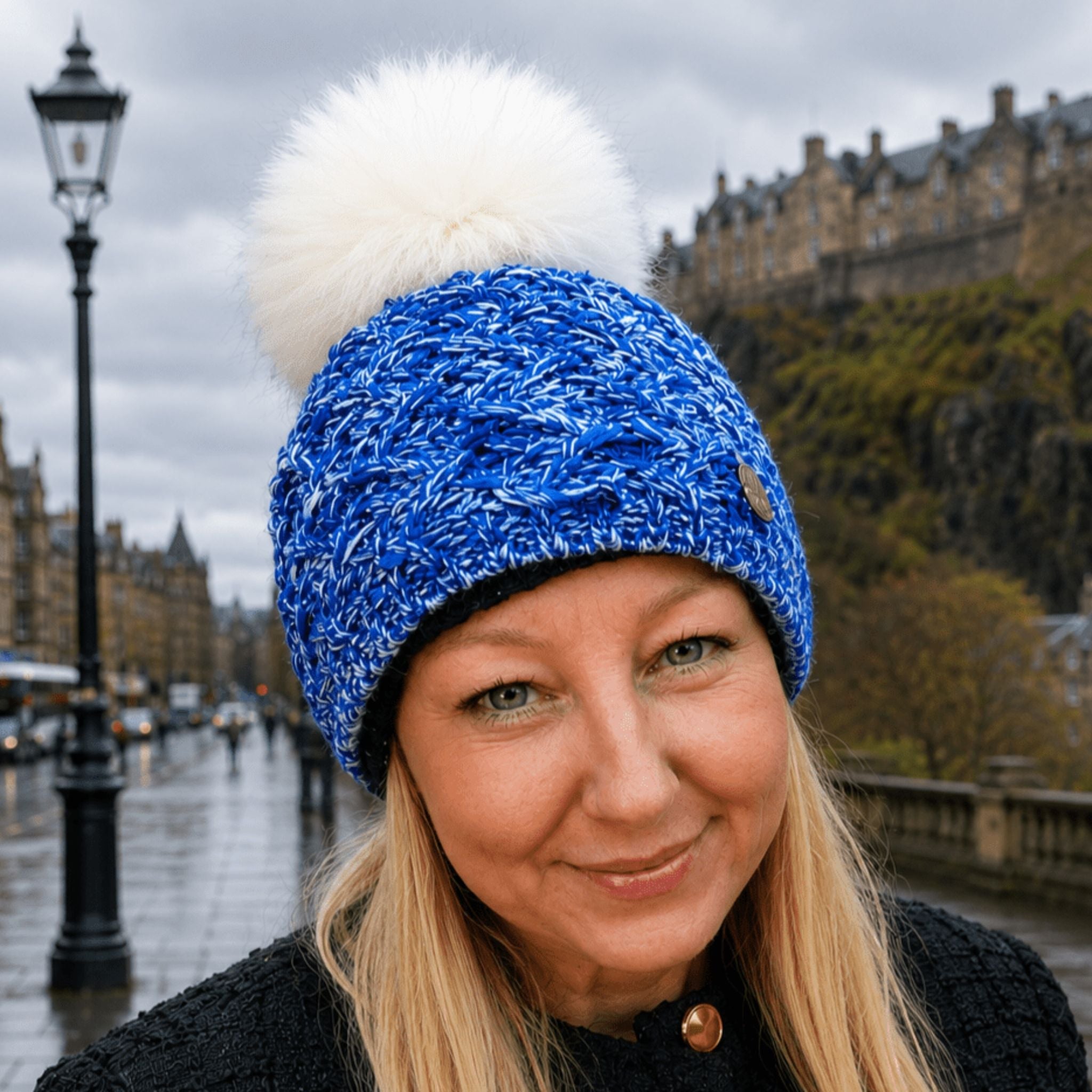 WALES HERITAGE BOBBLE HAT - Sabbot Headwear