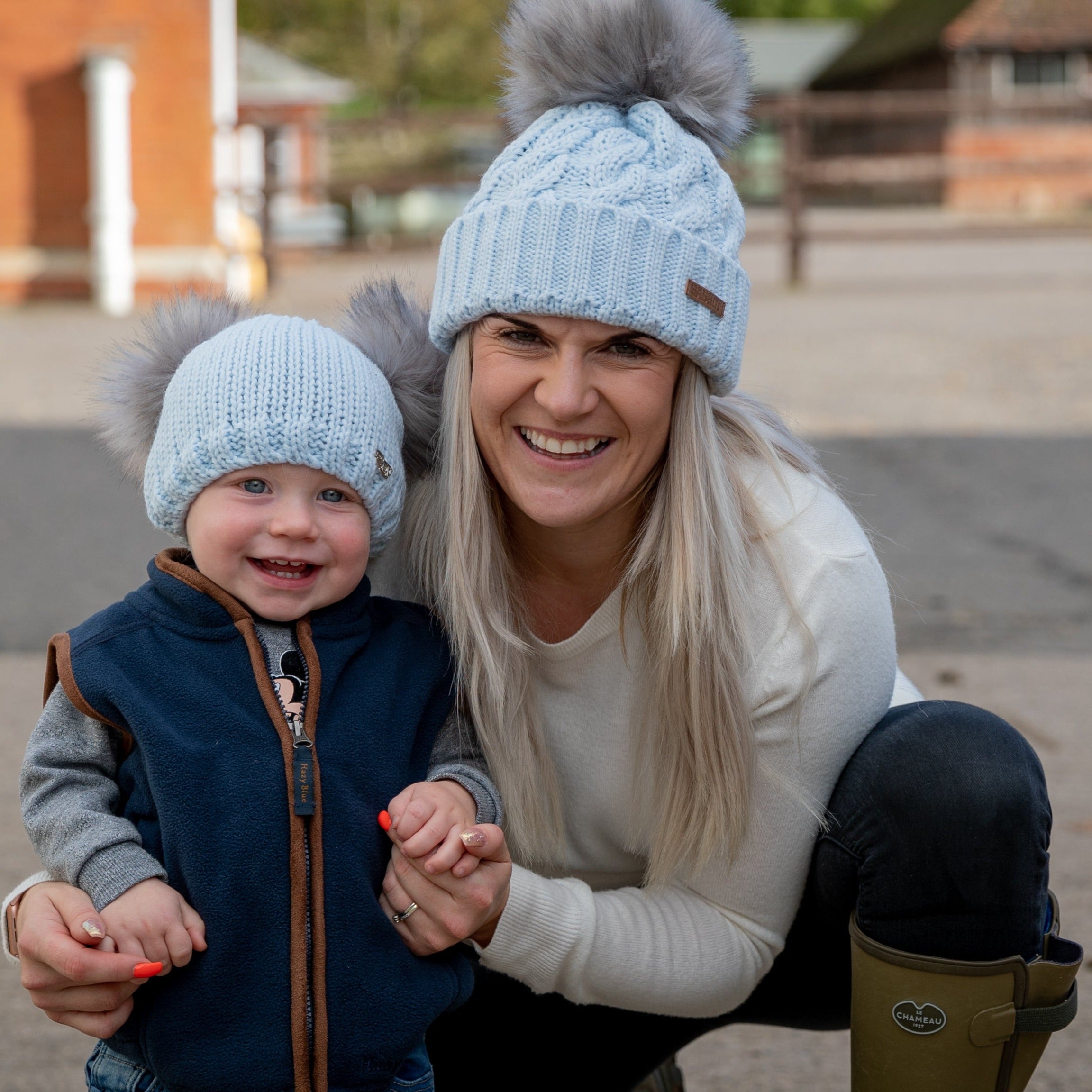 FRANKIE CHILDRENS BOBBLE HAT